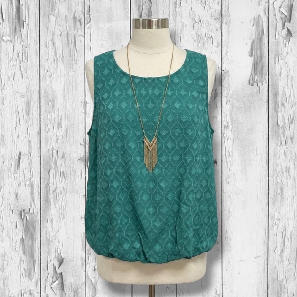 By & By Emerald Teal Textured Sleeveless Blouse with Necklace Large